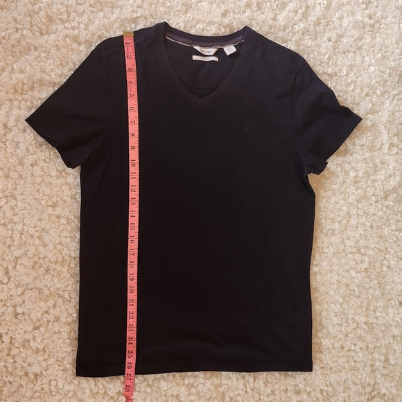 Calvin Klein Men Sz M Navy Blue V-Neck Liquid Touch T-Shirt - Picture 5 of 5